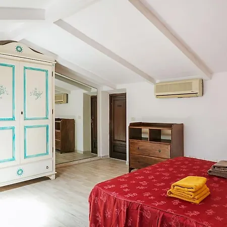 Apartment- Near The Cathedral * אולביה